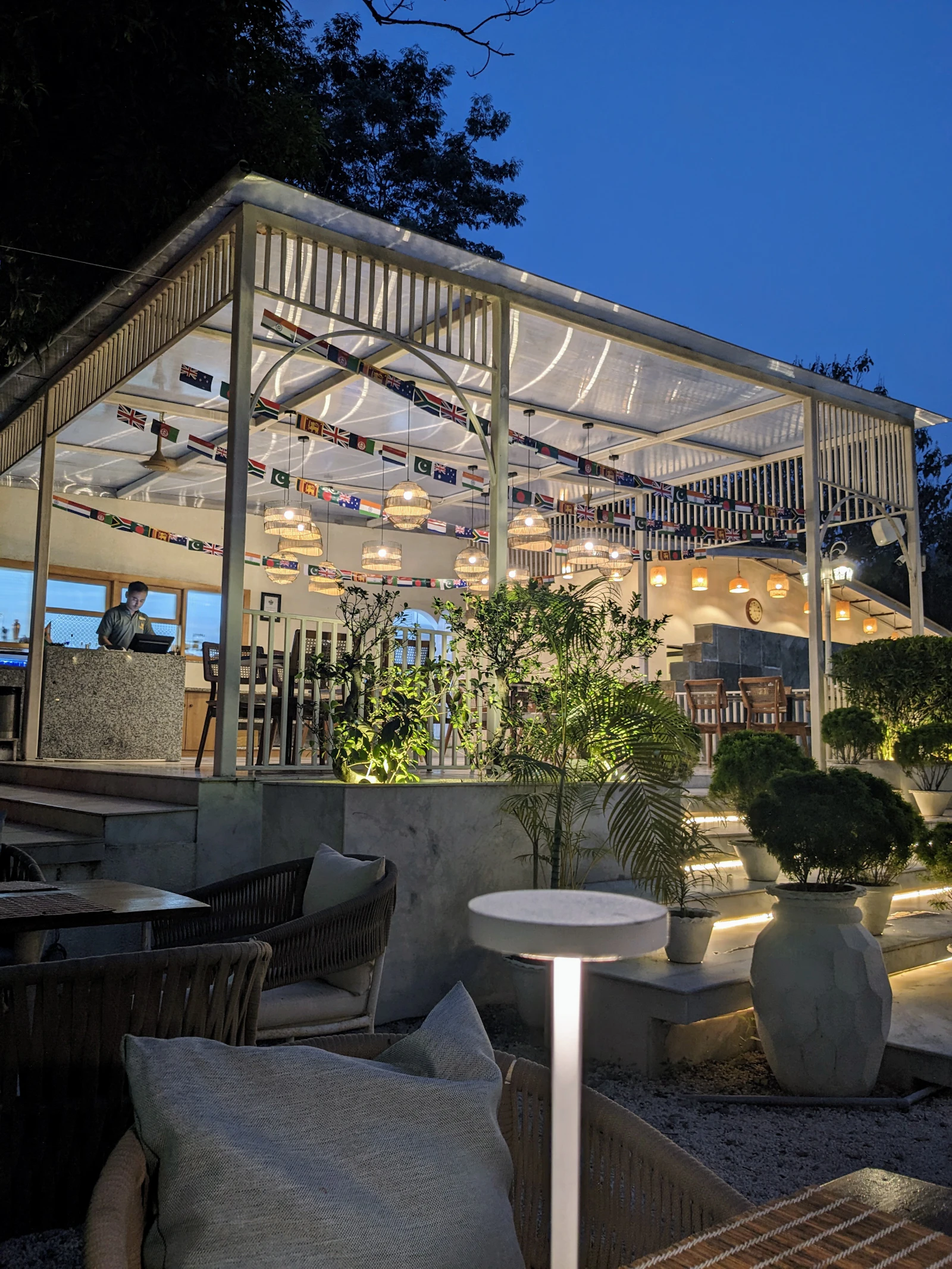 Pergola arrotolabile illuminata